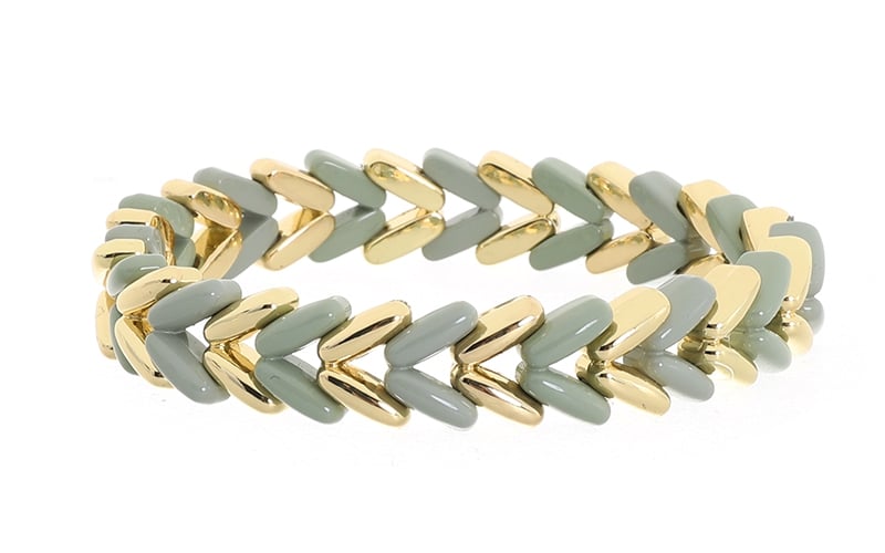 Lieke damesarmband in lichtblauwe sky tint als sierlijke accessoire voor dames