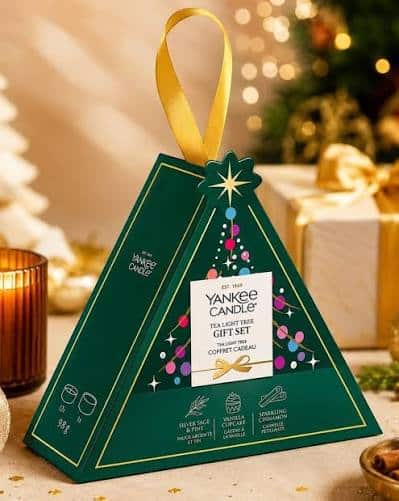 Yankee Candle Gifted Moments geschenkset in groene driehoekige kerstverpakking met gouden lint